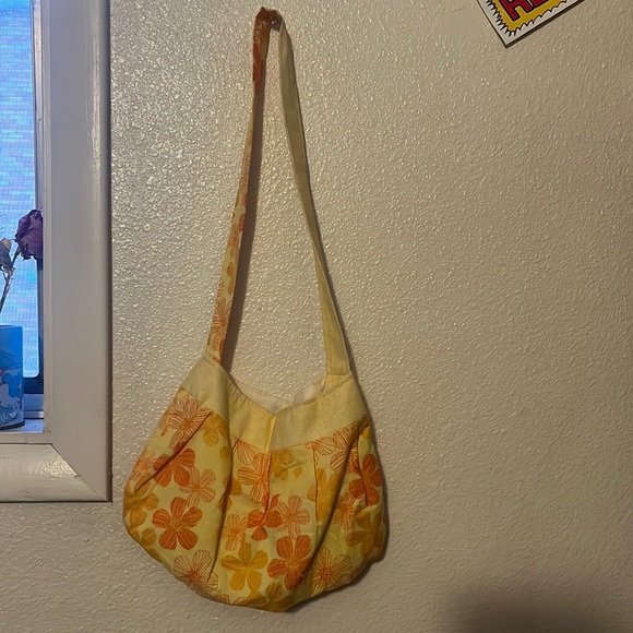 Flower Power Purse - Picture 1 of 3